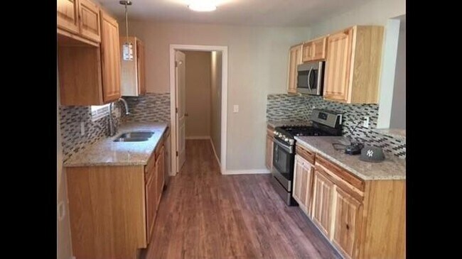 Building Photo - 311 Sheraton Ave