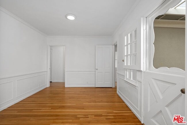 Building Photo - 513 Arbramar Ave