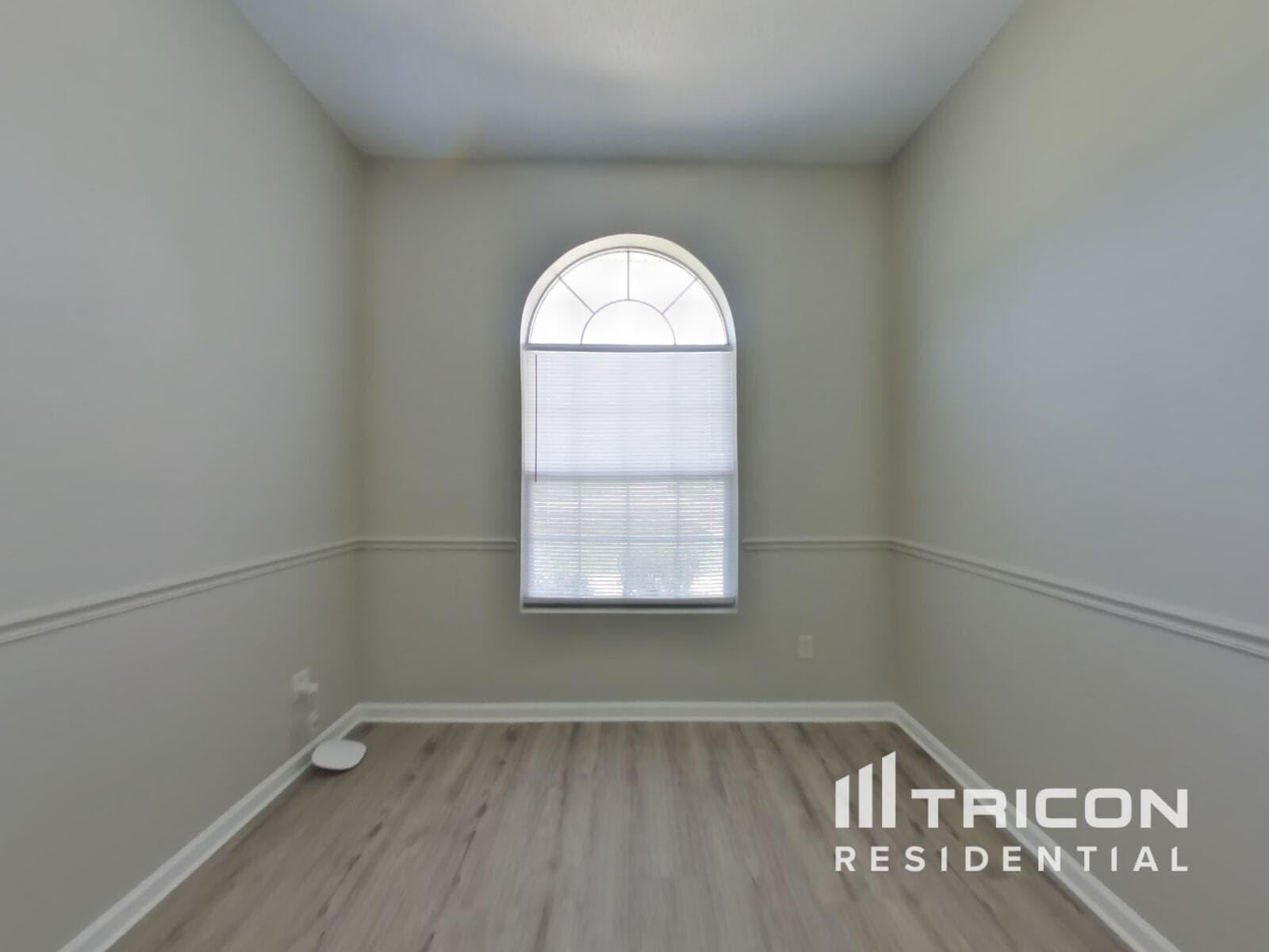 Building Photo - 2640 Glenhaven Dr