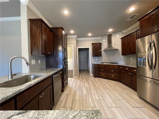 Building Photo - 3003 SW Satinwood Ave