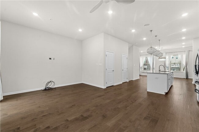 Building Photo - 2008 Hemlock Ln