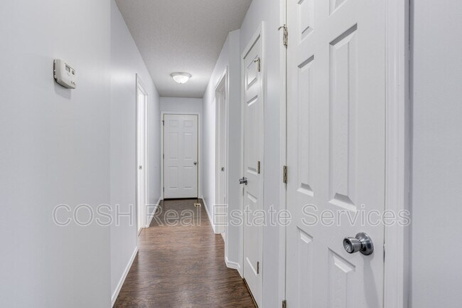 Building Photo - 1046 E Karla Ct