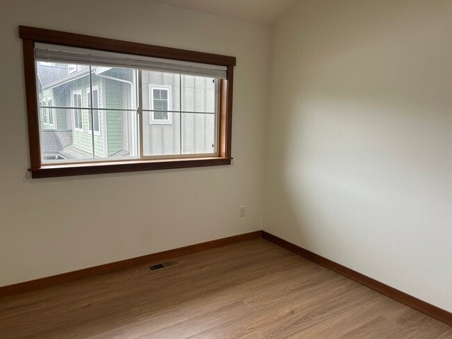 Building Photo - Spacious 3-Bedroom Condo/Townhome in Peaceful Cordata Neighborhood