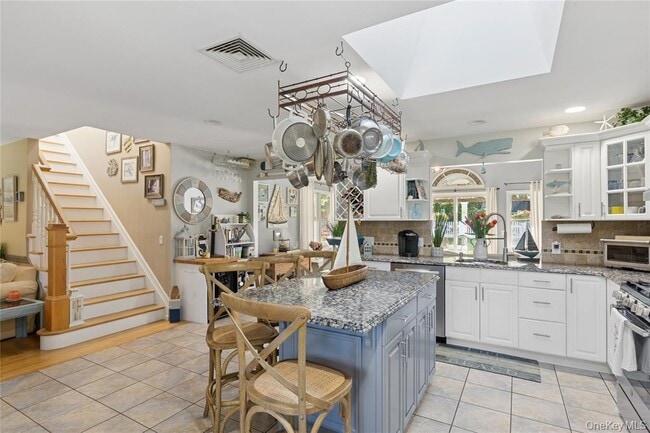 Building Photo - 123 Broad Ave