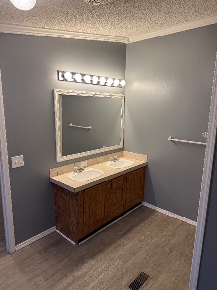 Building Photo - 5407 Alma Hwy