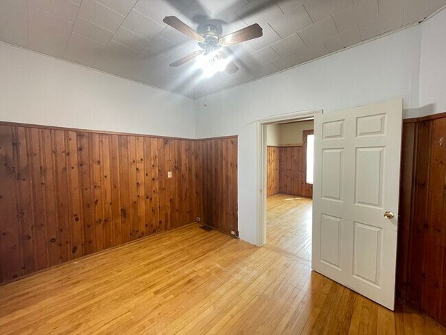 Building Photo - 121 Cypress St