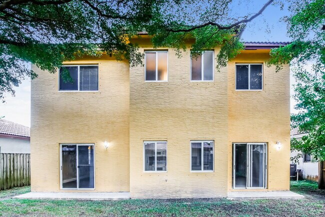 Building Photo - 1260 NE 42nd Ave