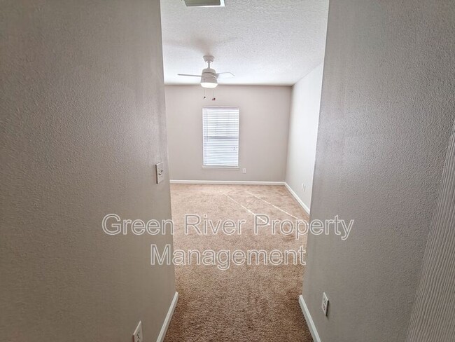 Building Photo - 1500 Calming Water Dr