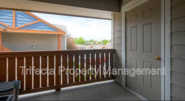 Building Photo - 1288 Lake Cir