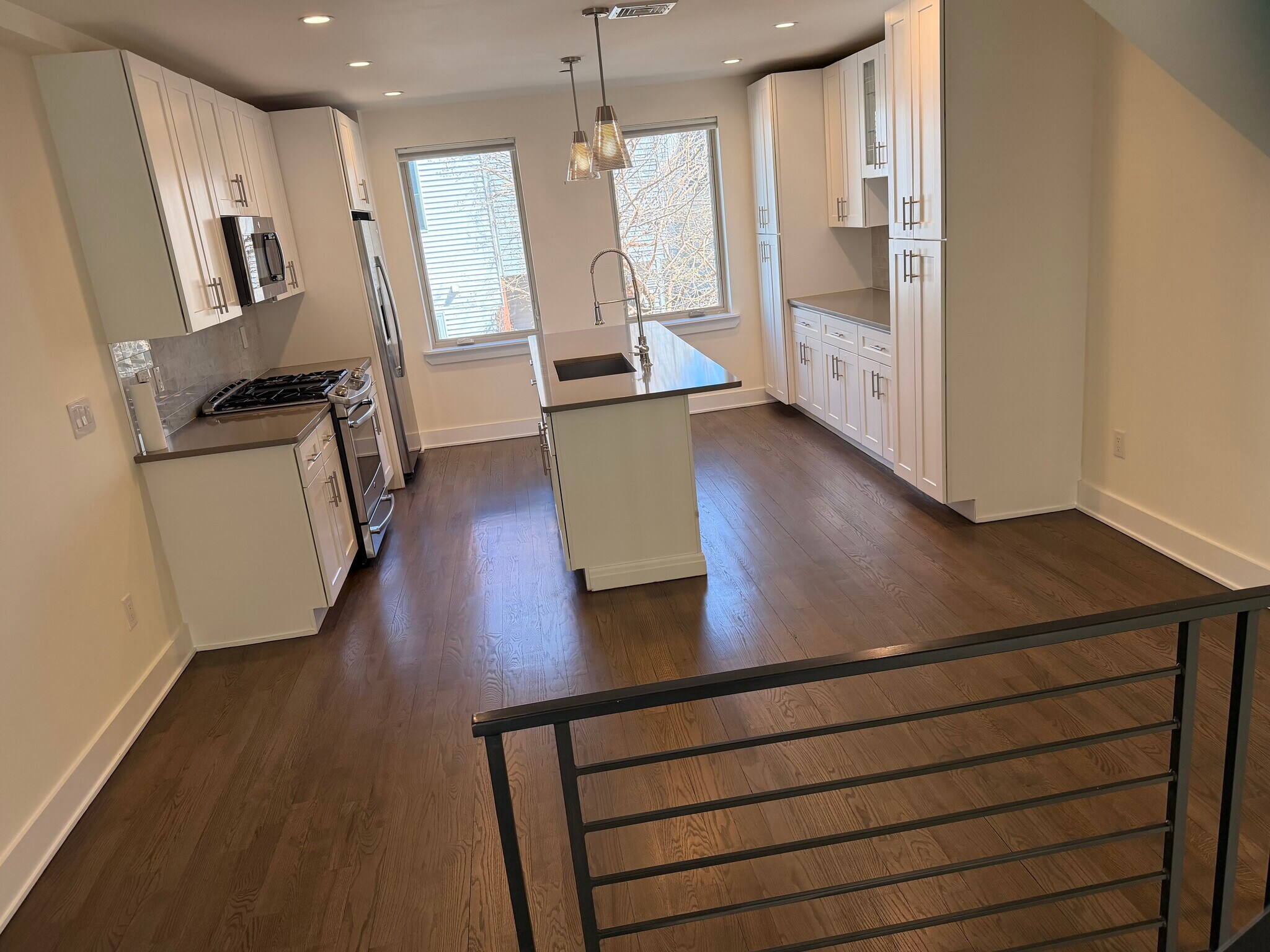 Building Photo - 2421 Manton St