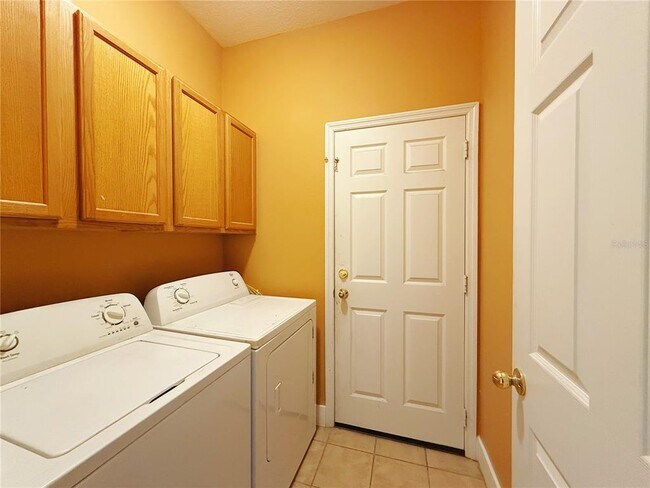 Building Photo - 194 Sand Ridge Dr
