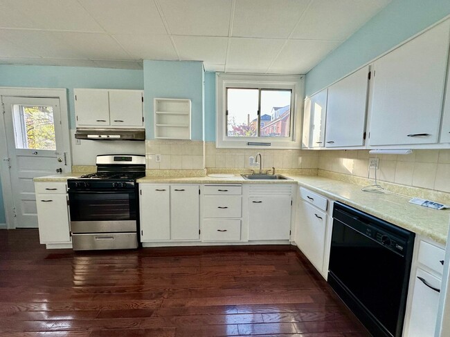 Building Photo - 3306 Shady Ave