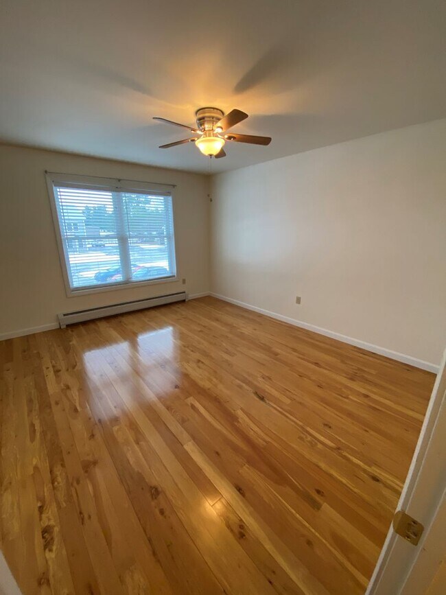 Building Photo - 75-H SL