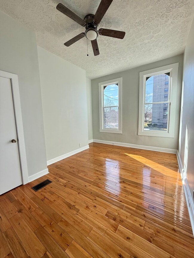 Building Photo - Totally renovated! Close to the F.C. Stadium! Over the Rhine!