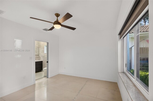 Building Photo - 533 Mokena Dr