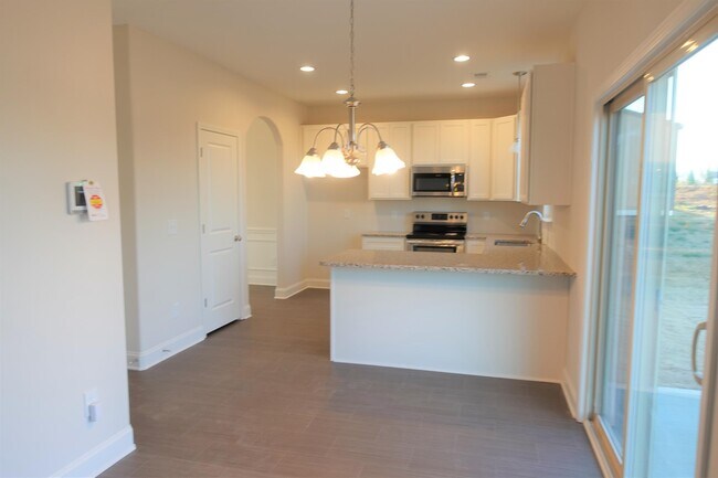 Building Photo - 2731 Millhone Dr