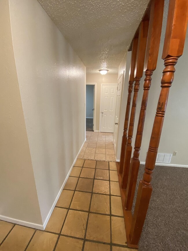 Building Photo - 2306 Hunt Dr