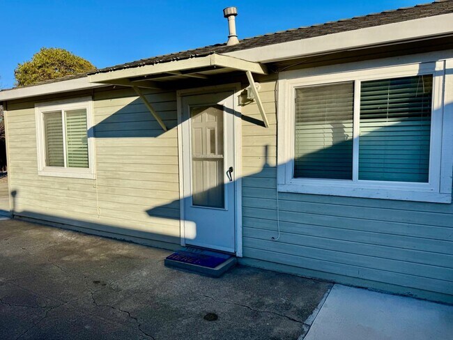 Building Photo - 1709 Guadalupe Ave