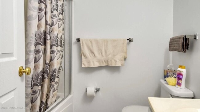 Building Photo - 3BR/2.5BA Townhouse Available July 1st!!! - Great Residential Neighborhood!!