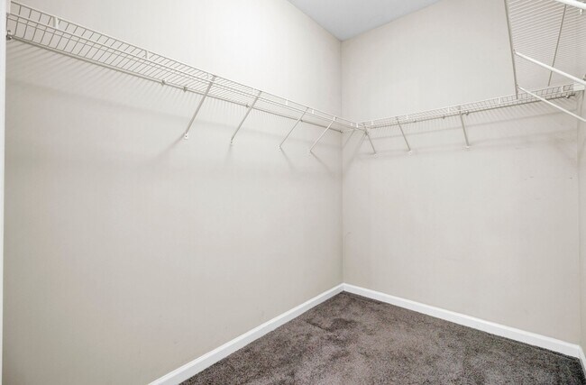 Building Photo - Spacious 5-Bedroom Rental with Dual Master...