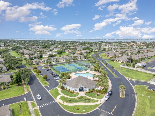 Building Photo - 611 Oceanside Blvd