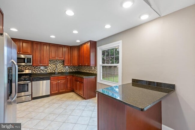 Building Photo - 5650 Sheerock Ct