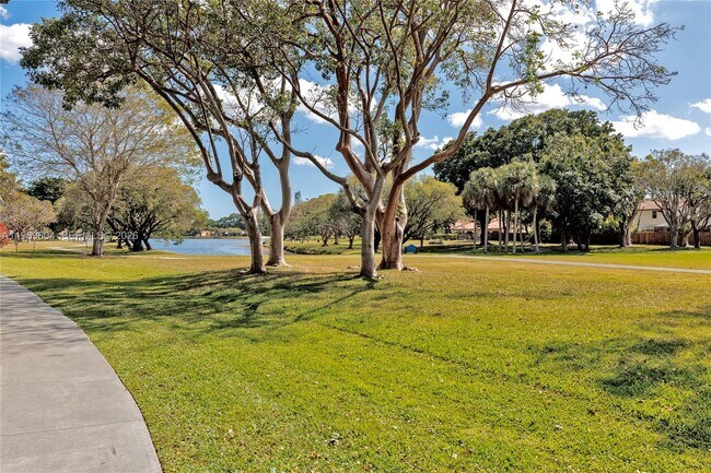 Building Photo - 15680 SW 106th Ln