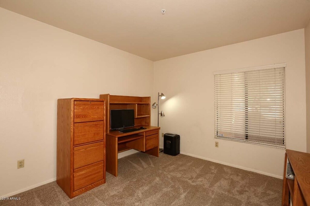 Building Photo - 750 E Northern Ave