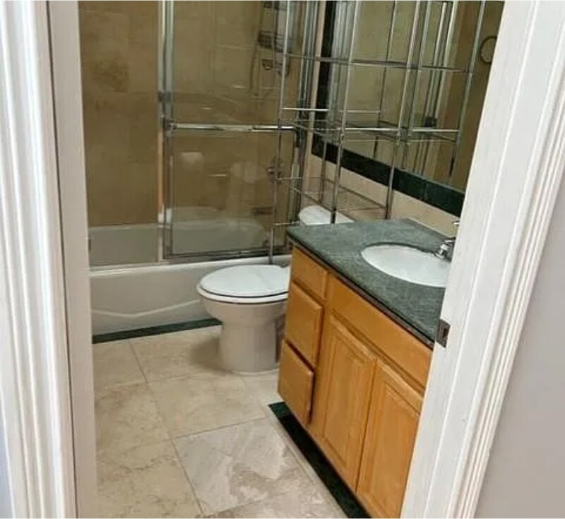 Building Photo - 163 Rae Ave