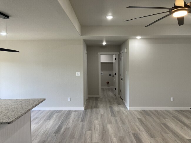 Building Photo - 10423 Preston Ct