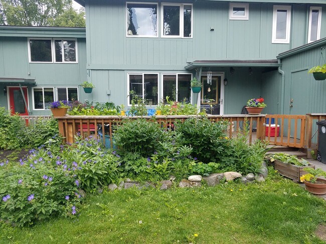 Deck - 817 W 19th Ave
