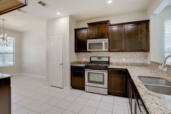Building Photo - 1011 Larkfield Dr