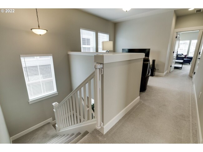 Building Photo - Beautiful Contemporary Home in Hillsboro near Reed's Crossing