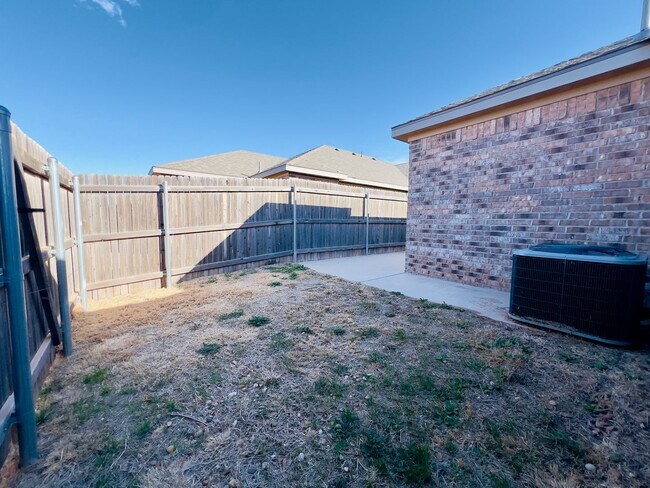Building Photo - Spacious 3-Bedroom Townhouse Near Texas Tech