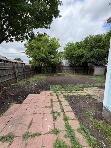 Building Photo - 1227 Avenue Ave