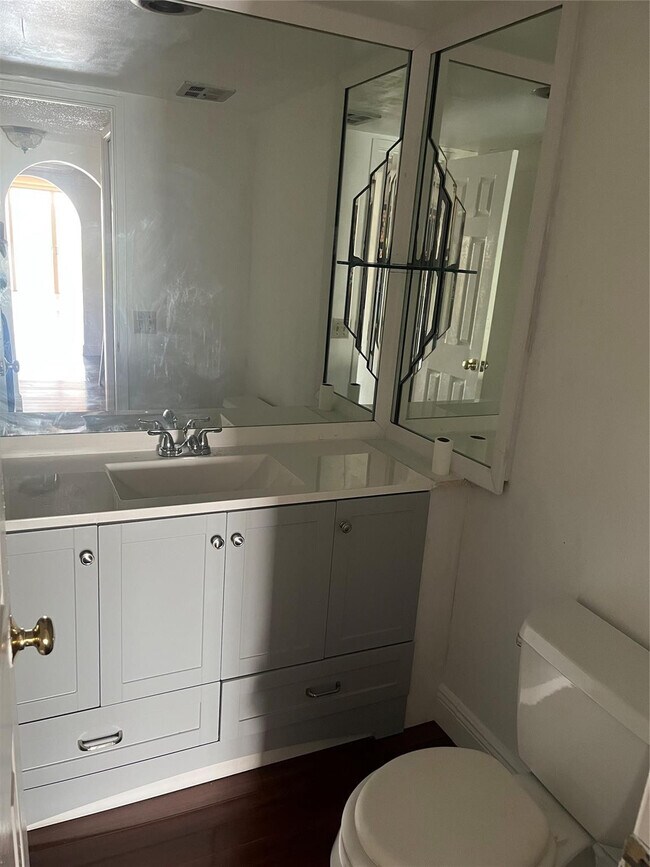 Building Photo - 2940 N Course Dr