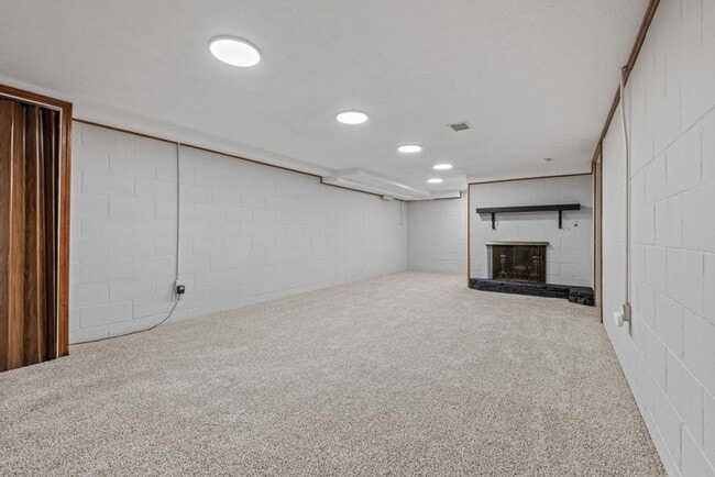 Building Photo - 7214 Northridge Dr