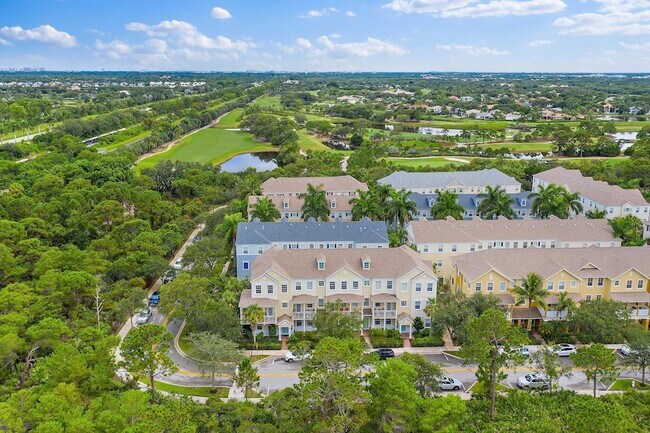 Building Photo - 356 W Thatch Palm Cir