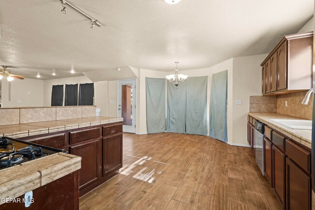 Building Photo - 3820 Tierra Campa Dr