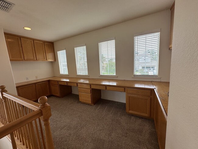 Building Photo - 1083 Somersby Way