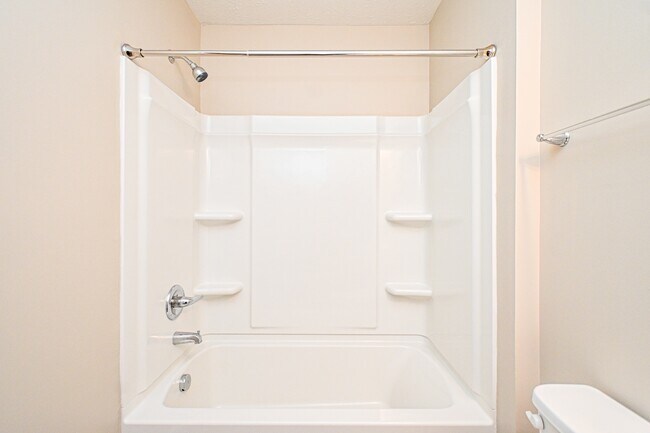 Building Photo - 5697 Julia Kate Dr