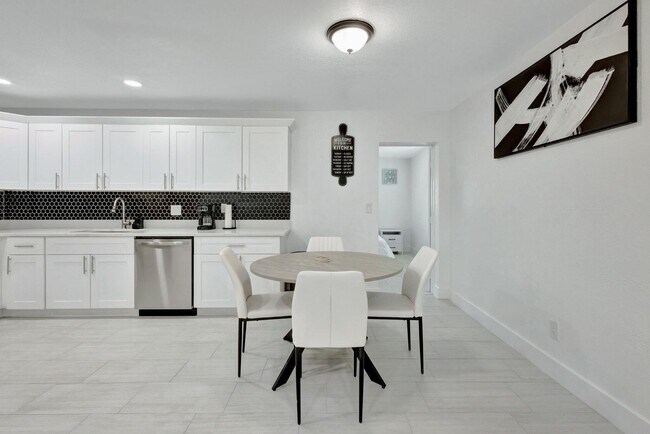 Building Photo - 3837 NE Melba Dr