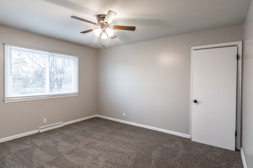 Building Photo - 1218 Sunset Dr
