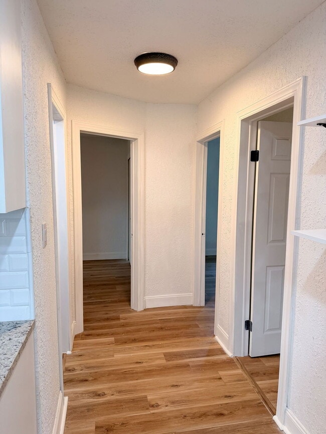 Building Photo - Home For Rent in Tampa - FULLY FENCED IN BACKYARD!