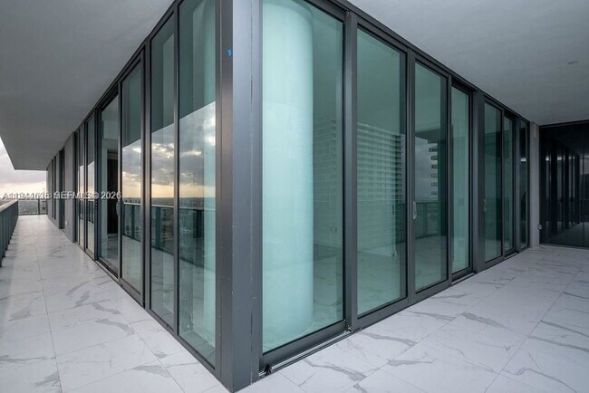 Building Photo - 480 NE 31st St