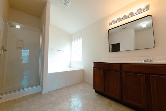 Building Photo - 26419 Marble Falls Bend