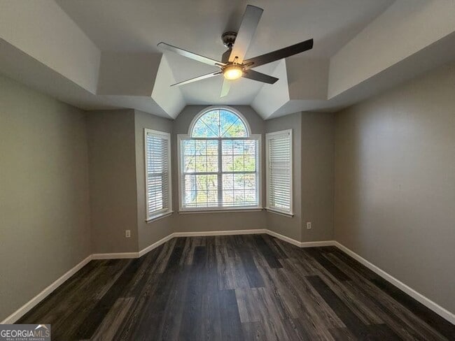 Building Photo - 133 McGill Park Ave NE