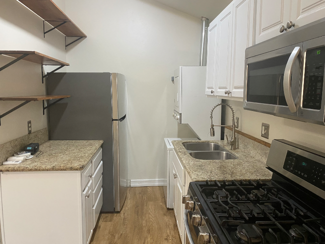 Building Photo - 9359 Willowgrove Ave