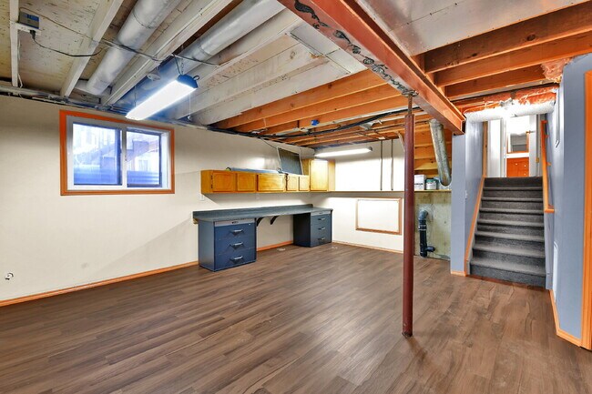 Building Photo - $2,795 - 3 Bed, 2.5 Bath Home in Broomfiel...