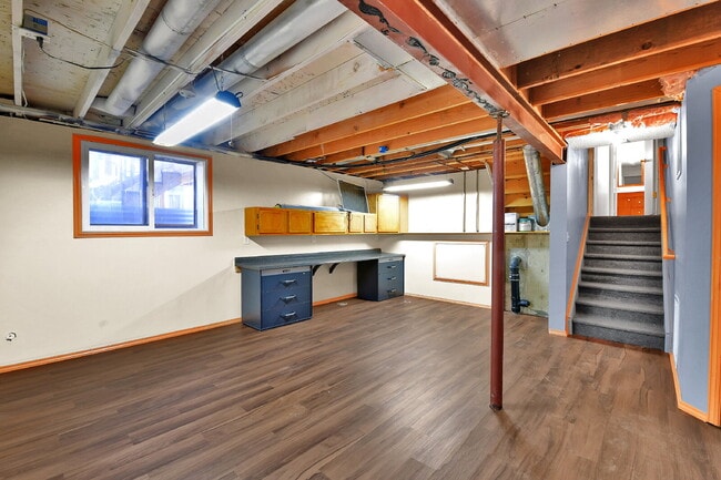 Building Photo - $2,895 - 3 Bed, 2.5 Bath Home in Broomfiel...